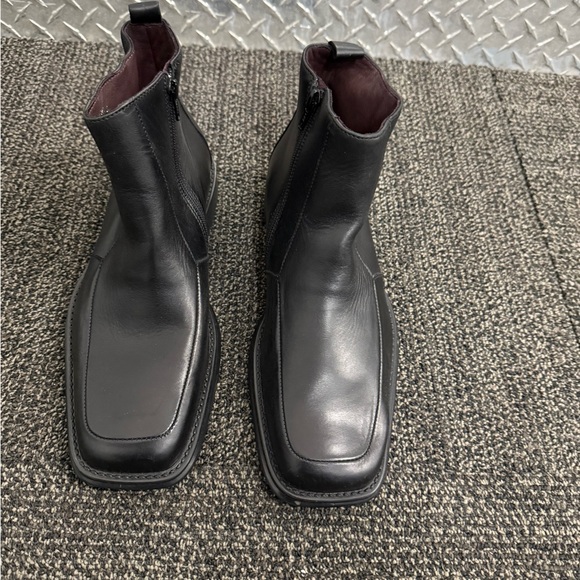 Men's Black Leather Ankle Boots - Picture 1 of 9